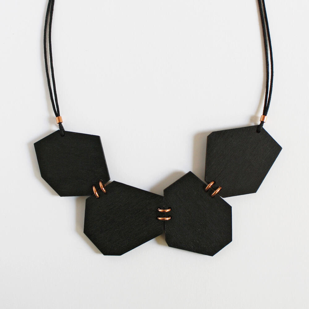 Facet necklace